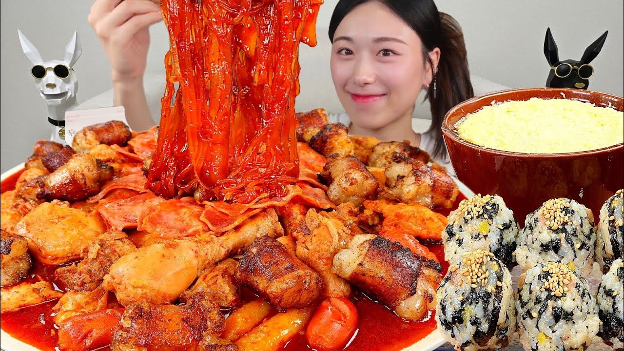 ASMR 엽기닭볶음탕은 왜 순살이 없죠?😭 닭볶음탕에 대창 넣어서 주먹밥 계란찜 먹어볼게요 리얼먹방 :) Braised Spicy Chicken MUKBANG