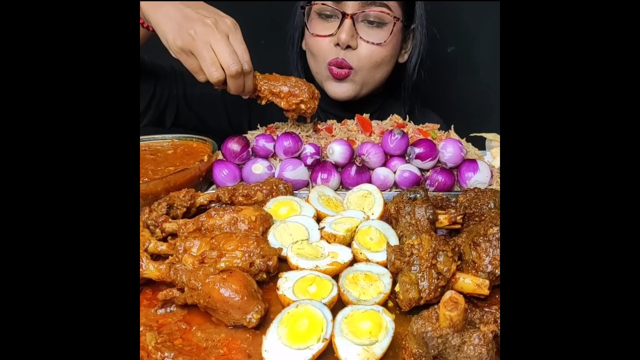 ASMR: EATING SPICY CHICKEN LEG PIECE🔥 EGG CURRY || #shorts #mukbangn#asmreating #mukbangasmr #asmr