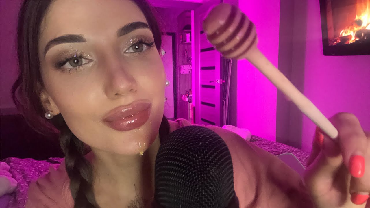 ASMR: Honey🍯🐝Eating (mouth sounds)