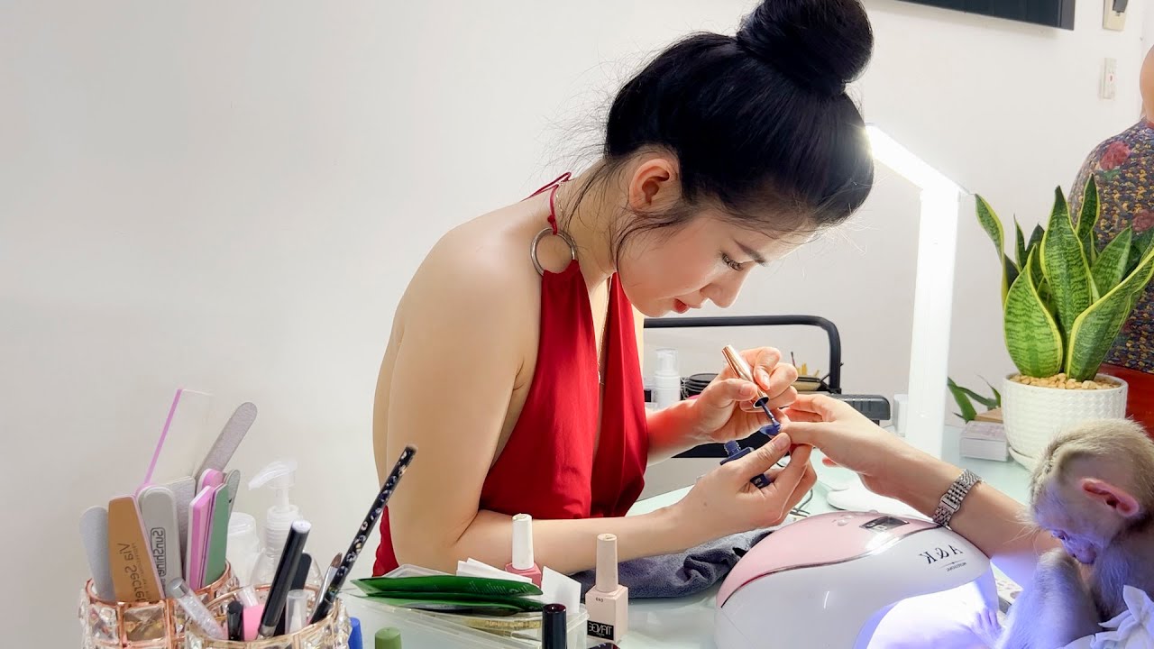 ASMR THUONG THUONG beautifies herself and everyone, likes her