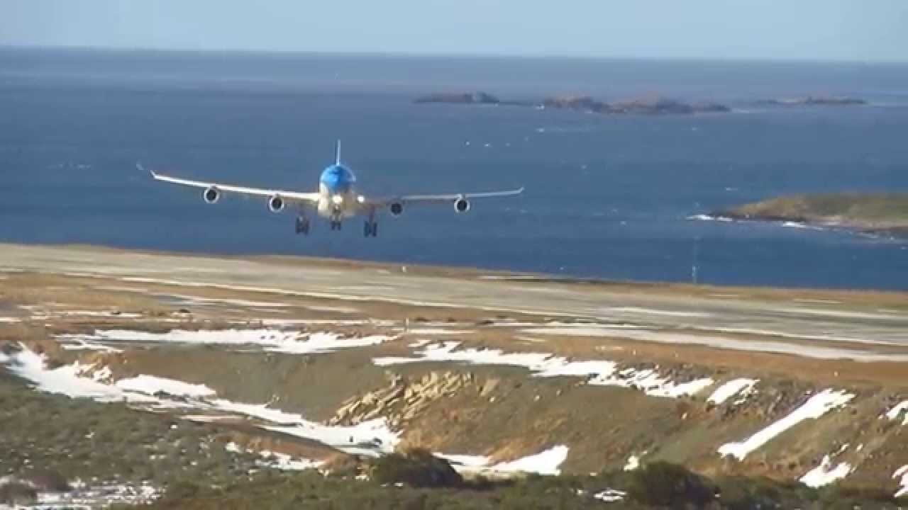 ATERRIZAJE CON VIENTO CRUZADO EN USHUAIA  EN UN  A340 DE AEROLINEAS ARGENTINAS