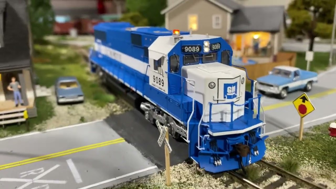 Athearn HO RTR EMD SD60 #9089 Oakway Leasing Review With Sound/DCC Added
