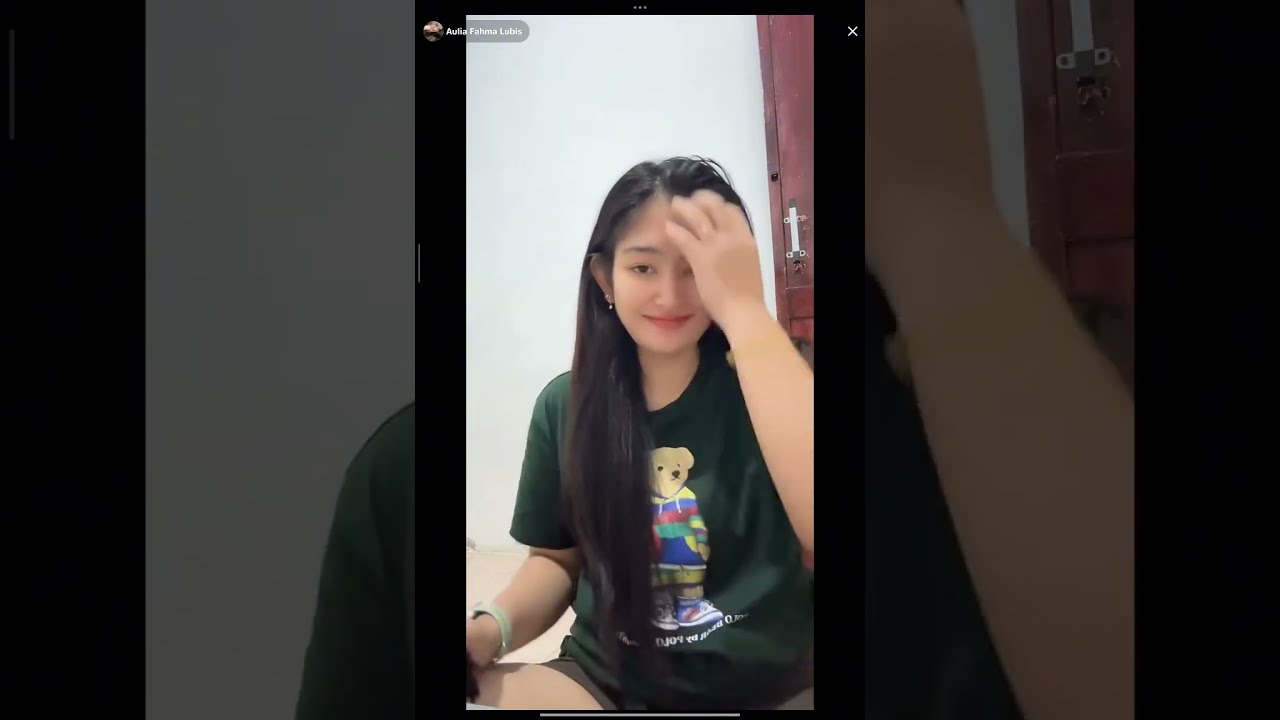 Aulia Fahma Lubis Hot Live cantik paha sexy pink putih mulus tembem gemesin 🩷