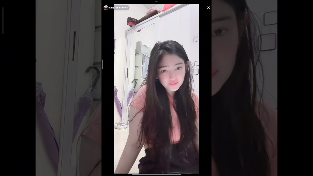 Aulia Fahma Lubis Hot Live sexy pink tembem paha mulus belahan pink montok empuk kenyal bikin tegang