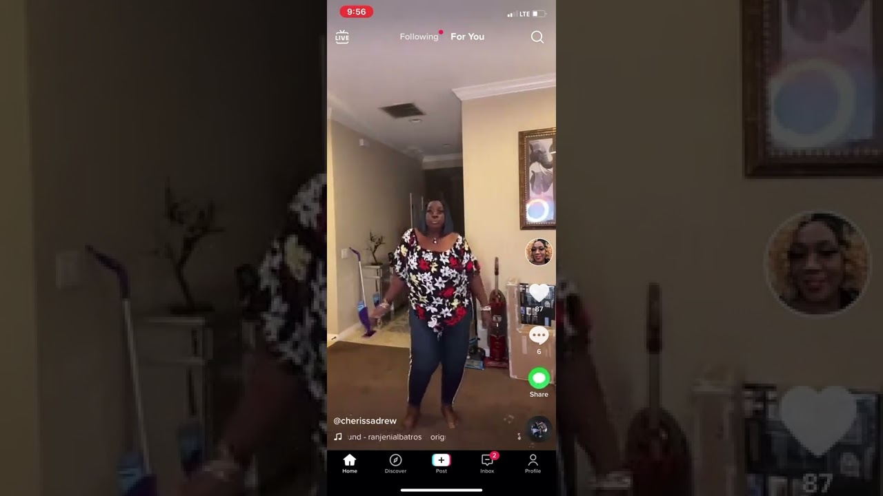 Auntie Jackie trying to twerk