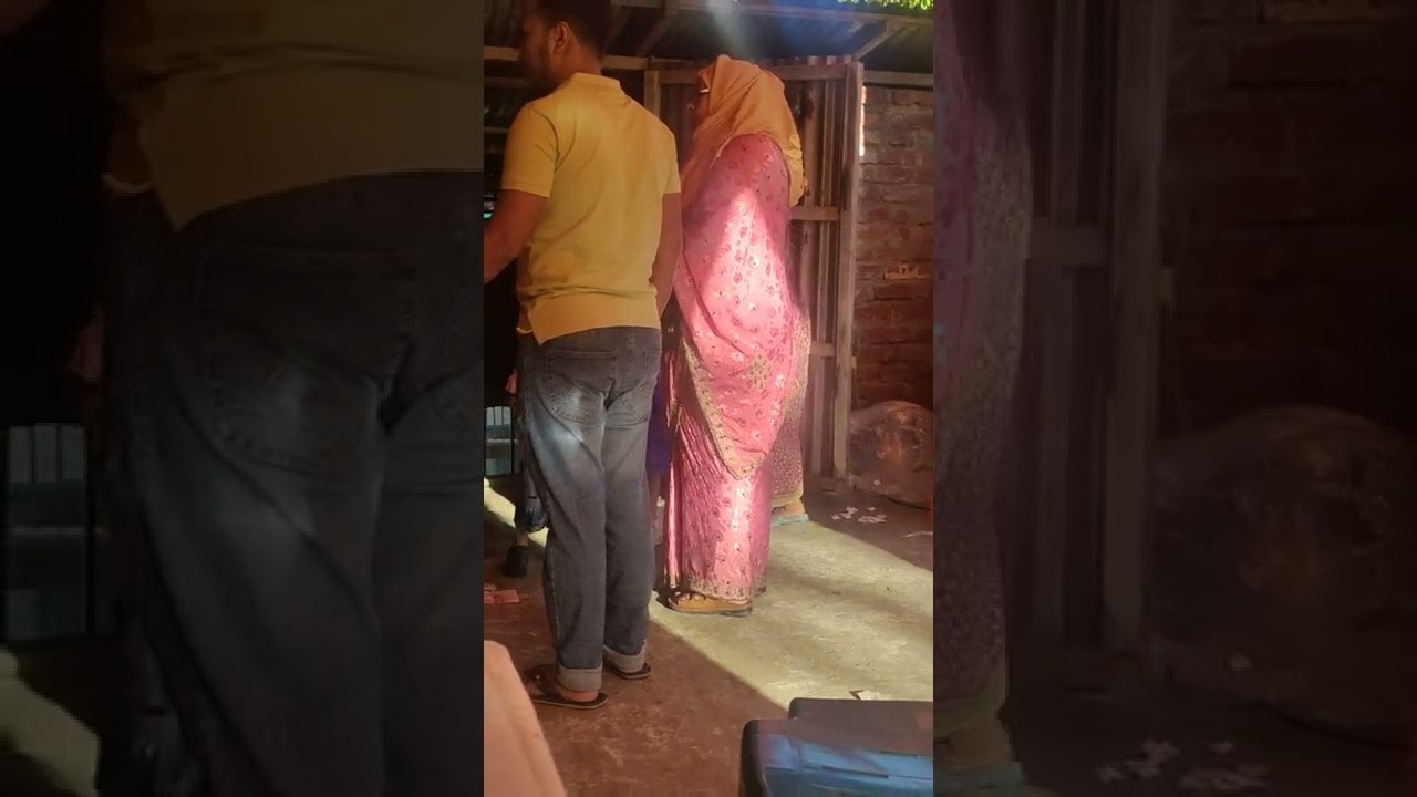 Aunty Pink saree