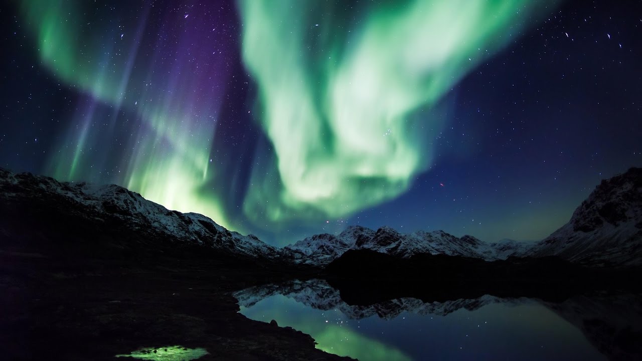 Aurora Borealis in 4K UHD: 