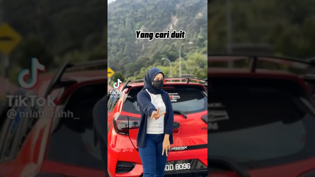 Awek Myvi Merah