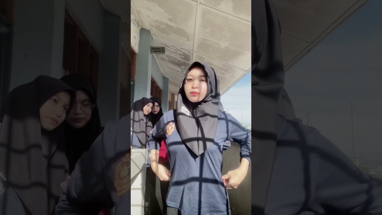 Awek sekolah payung tesla ♥️ #awek #gadis