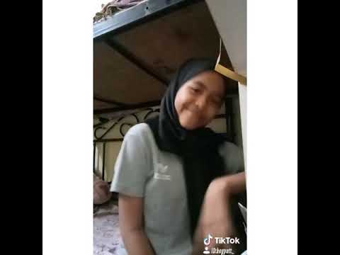 Awek tiktok😋