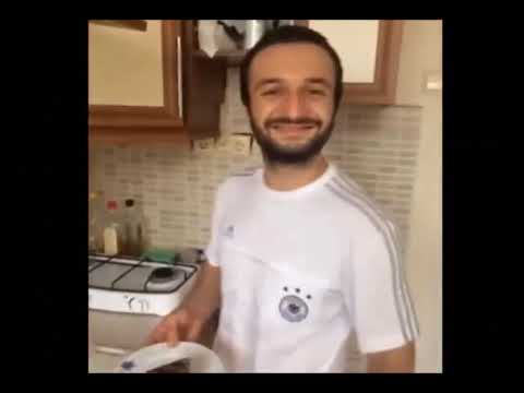 Aykut elmas ‘’uğur bey çorbanıza bok gibi dedi. uğur ıslak kek yicenmi?’’