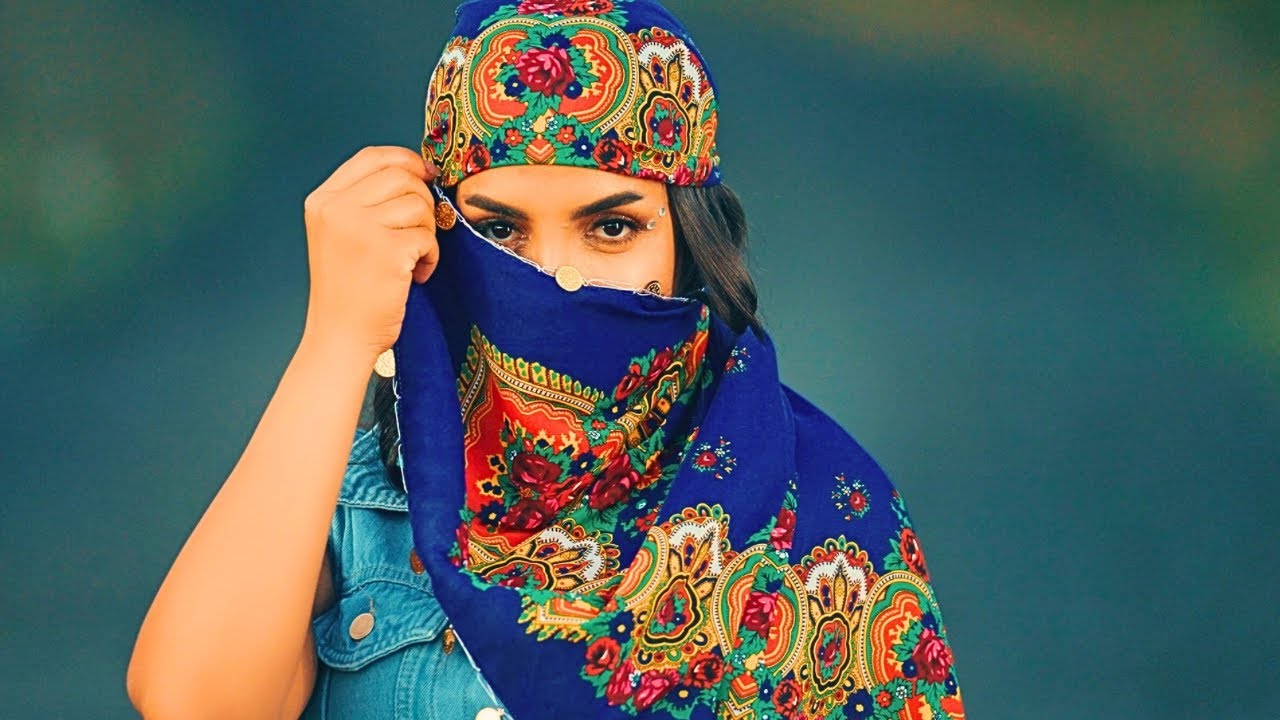 Aylin Demir - Düzgün Baba Dağları
