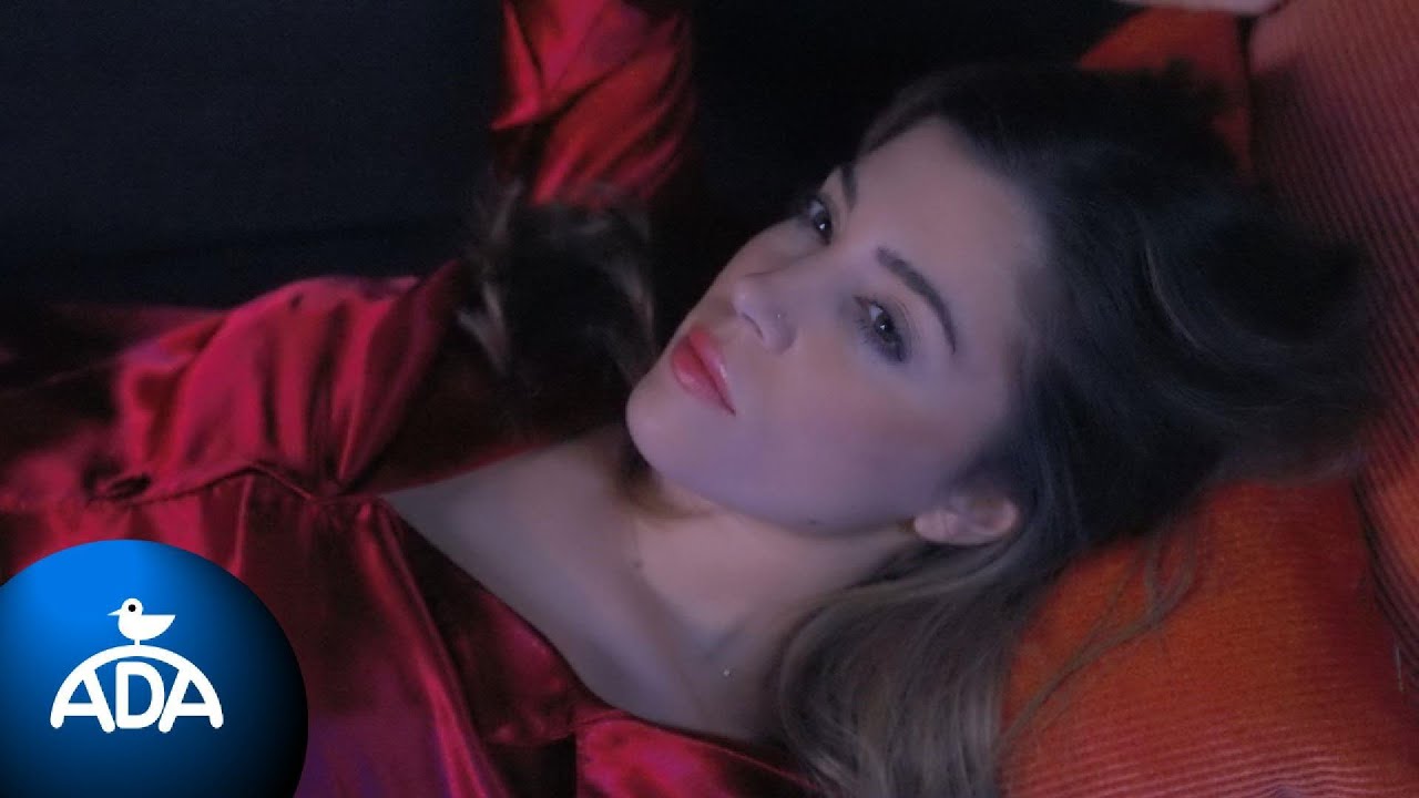 Aylin Yeliz - Uykuma Bir Kala