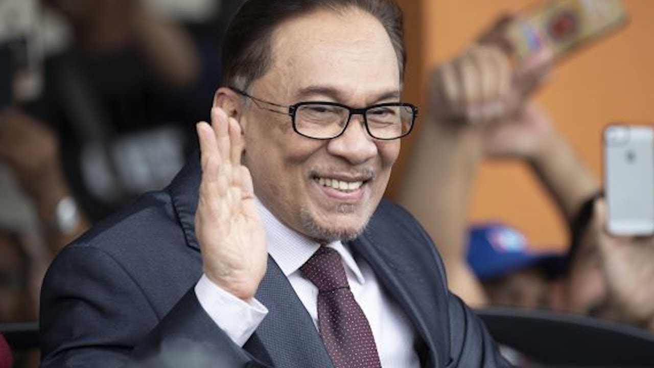 Azmin denies plot to keep Anwar from PM post
