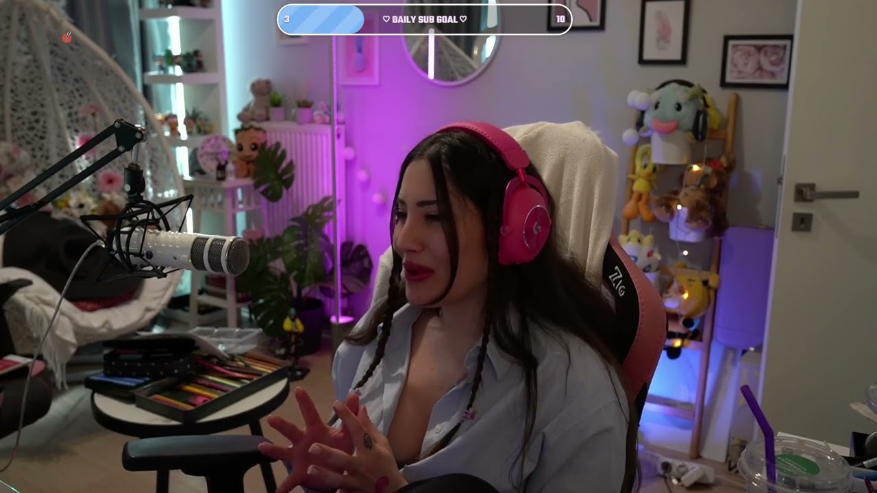Azunyan Özge yayın göğüs frikiği