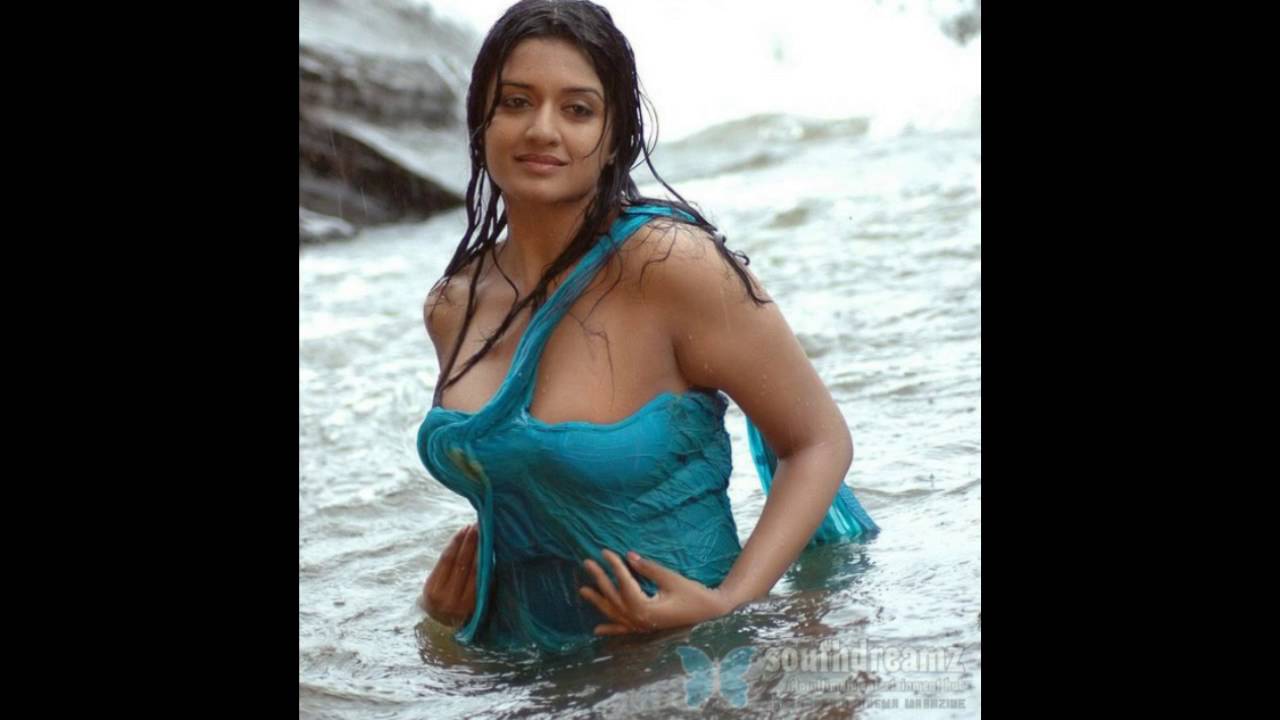 b grade actress leaked bathing romance video