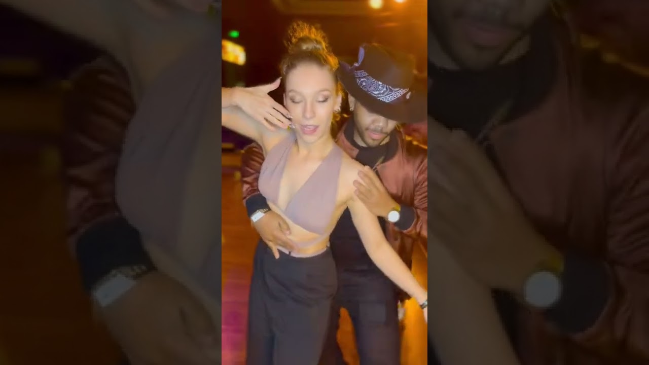 Bachatwins dance side by side#Bachata #BachataSensual #BachataDancing #SensualMovement #Bachatwins
