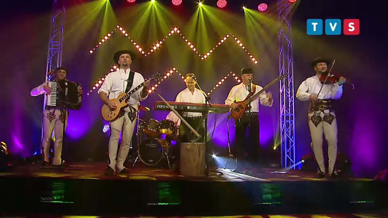 BACIARY Siedem czerwonych róż TVS