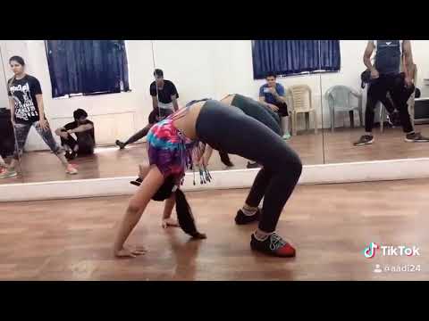 Back Crawling / Aadita Jain / Fitness / Tiktok / Fitnesdance @aadi24