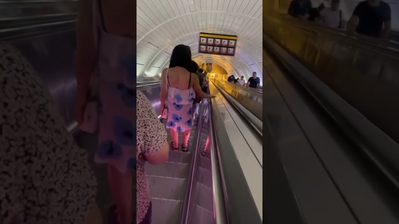 Bakı metrosundakı trans . #baku #metro #trans