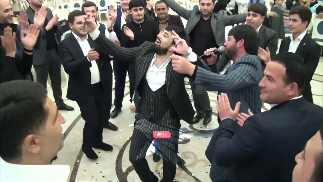 baliqlarin sahi oxuyan Resad Agayev / gitara Asif Agcabedili