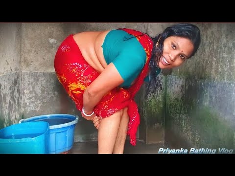bangla deshi girl bathing video, village aunty open bath, mallu aunty hot gosol