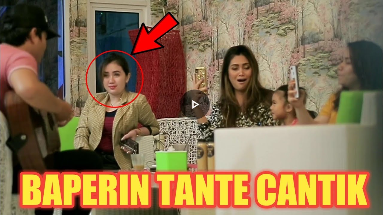 BAPER!! TANTE CANTIK INI TERSIPU MALU
