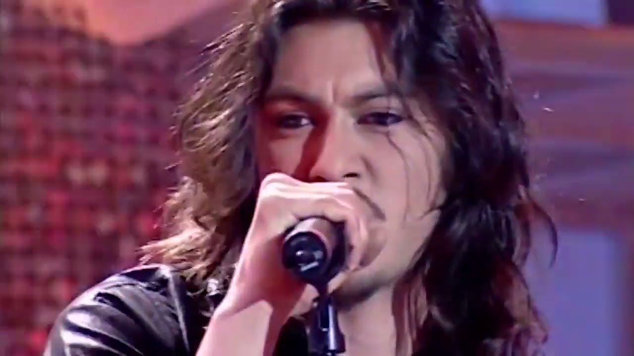 Barış Akarsu - Yollarda Bulurum Seni (Canlı Performans)