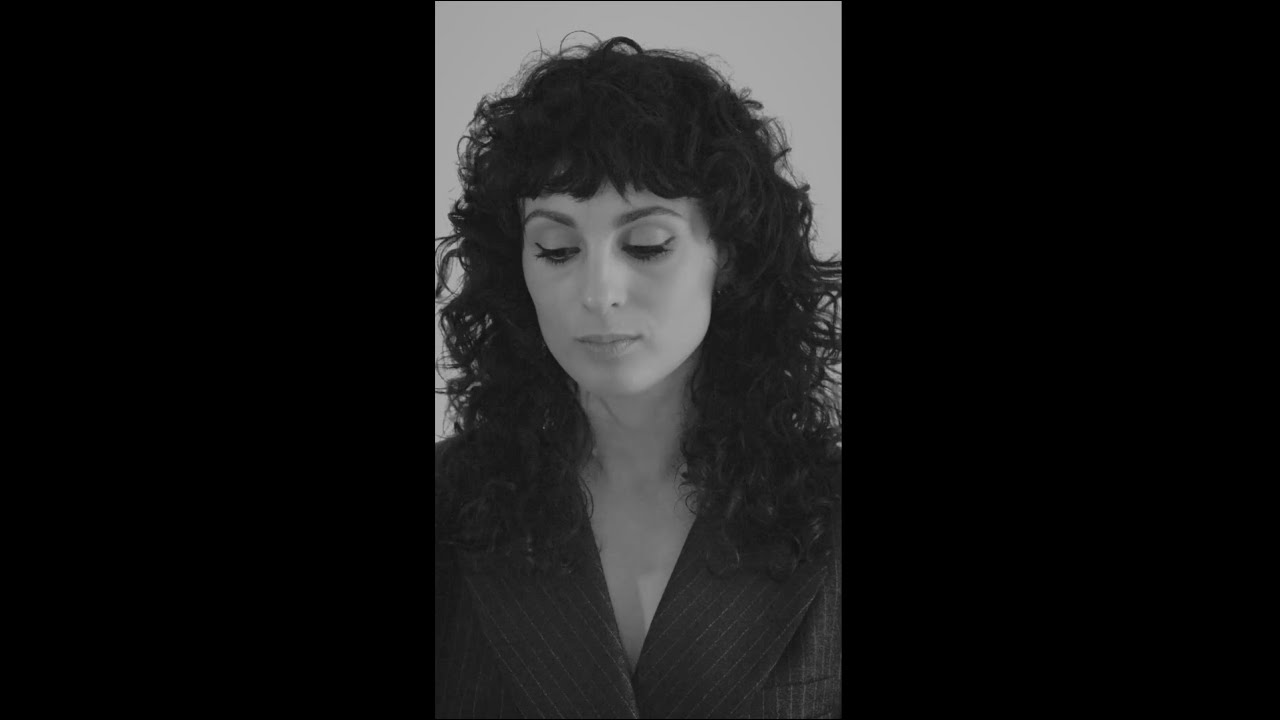 Barbara Pravi - l'exil et l'asile (Official Video)