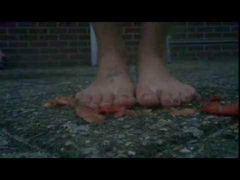BARE FEET TOMATO CRUSH - TOTALLYLOVEFEET