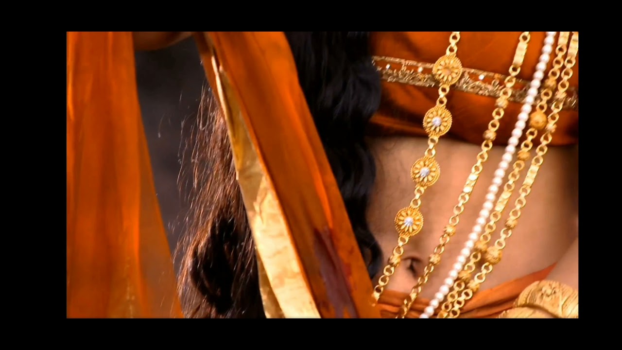 Barkha bisht navel