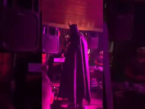 Batman Klarnet Çalıyor