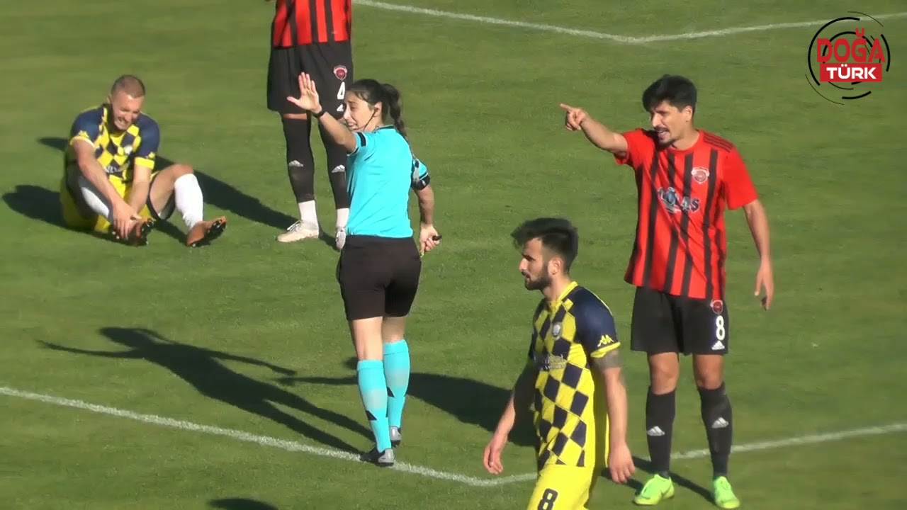 BAYAN HAKEMLER SAHALAR'DA BAŞARILI MAÇ YÖNETİYOR
