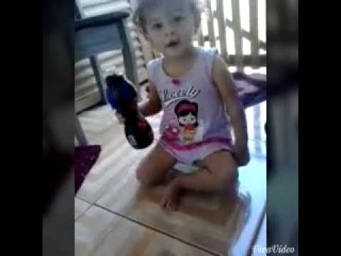 bb dançando Pararatibum     (beatriZ)