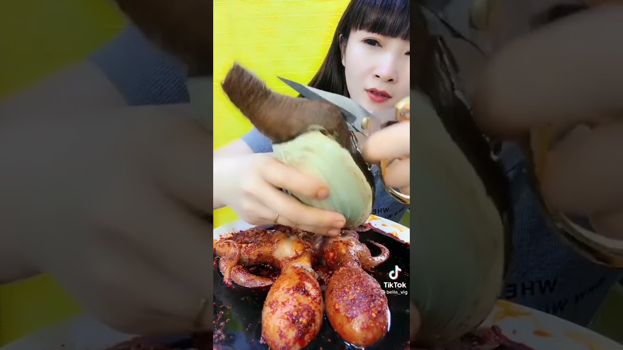 Beautiful chinese girl eating| tiktok videos @cr: bela vlog#EP2