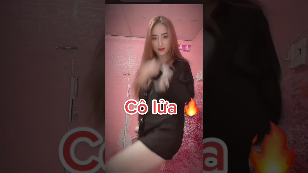 Beautiful girl Ái Ngọc MMLive dance sexy short 3