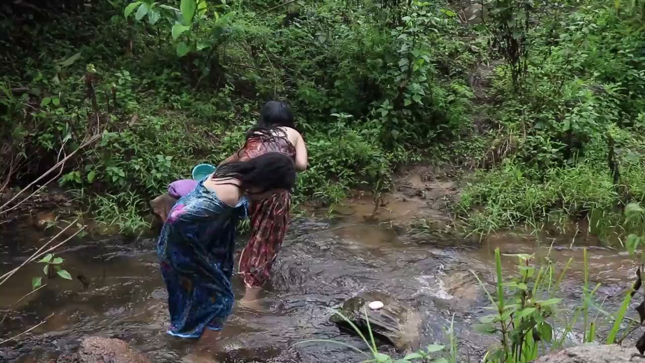 Beautiful Hmong Girl - Nkauj Hmoob Da Dej Zoo Saib Txhaj Plawg #0065