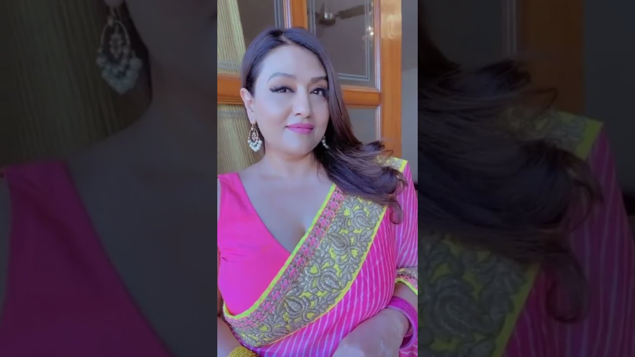 Beautiful Model | Hot Saree Fashion Video  | 2022 . Schönes Modell | Hot Saree Mode Video | 2022