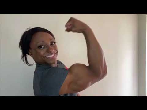 beautiful muscular woman andrea shaw flex her sexy and huge biceps