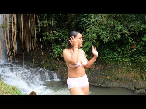 BEAUTIFUL WATERFALL LOCATED IN UBUD, UMA ANYAR WATERFALL.