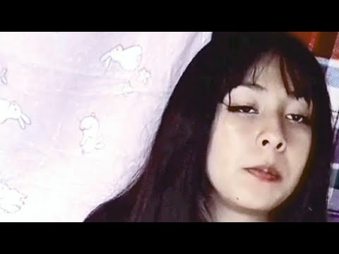 Beautiful women very observant when showing their products for sale (Social experiment)