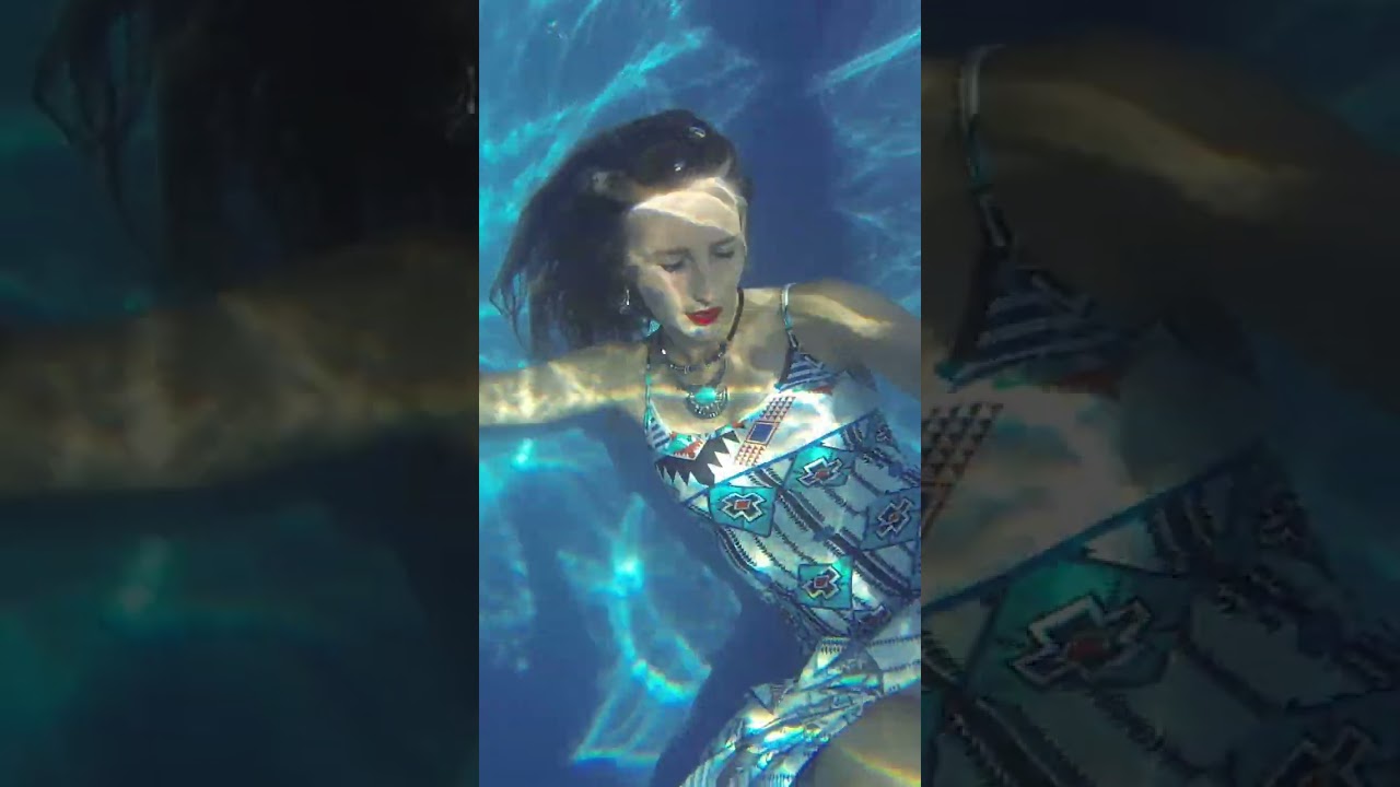 Beautifully relaxed underwater posing!🐬 #shorts #gopro #underwater #underwaterphotography #h2opus