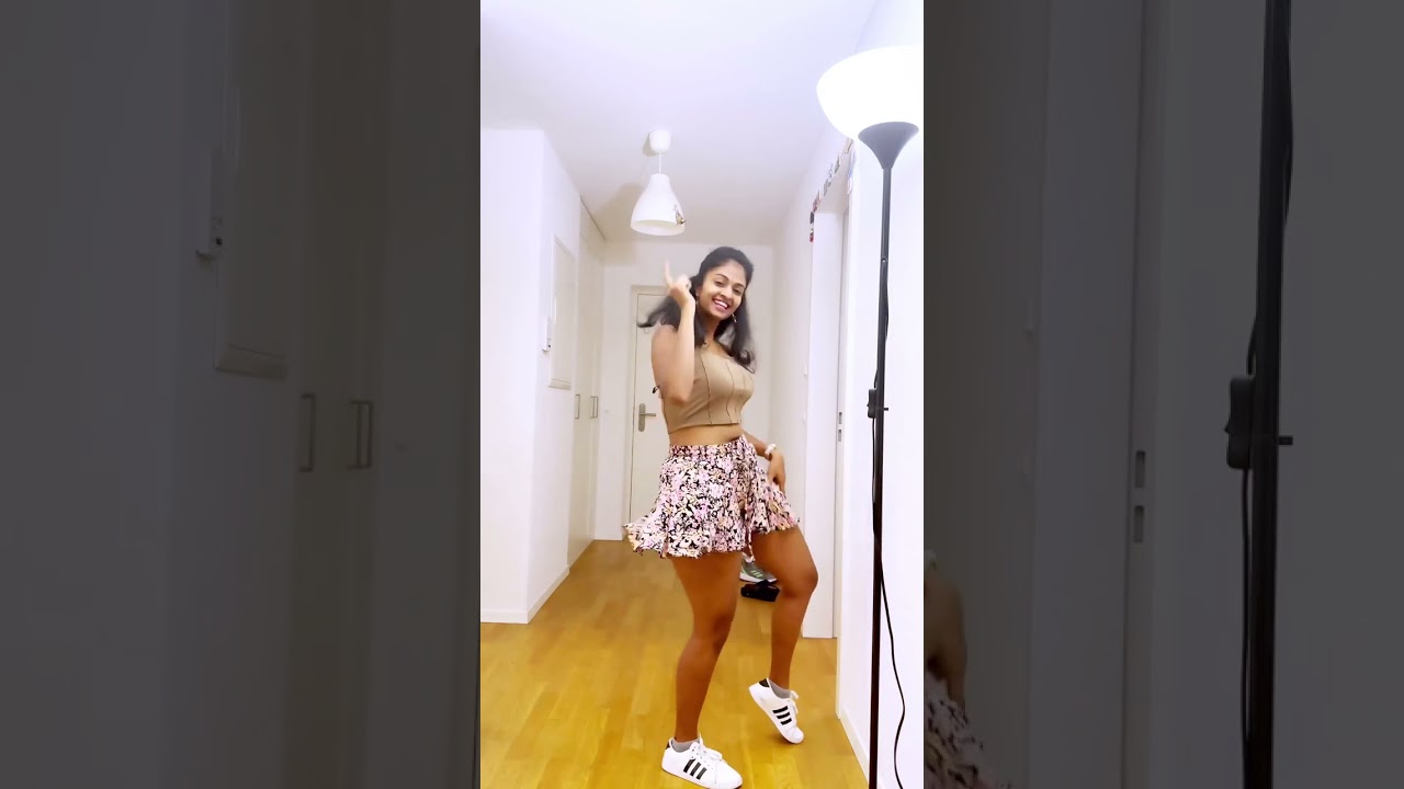 Beauty Look Girl Viral Dance | #funny #comedy #viral #tiktok #love #hot #hotmallu #Kerala #mallugirl