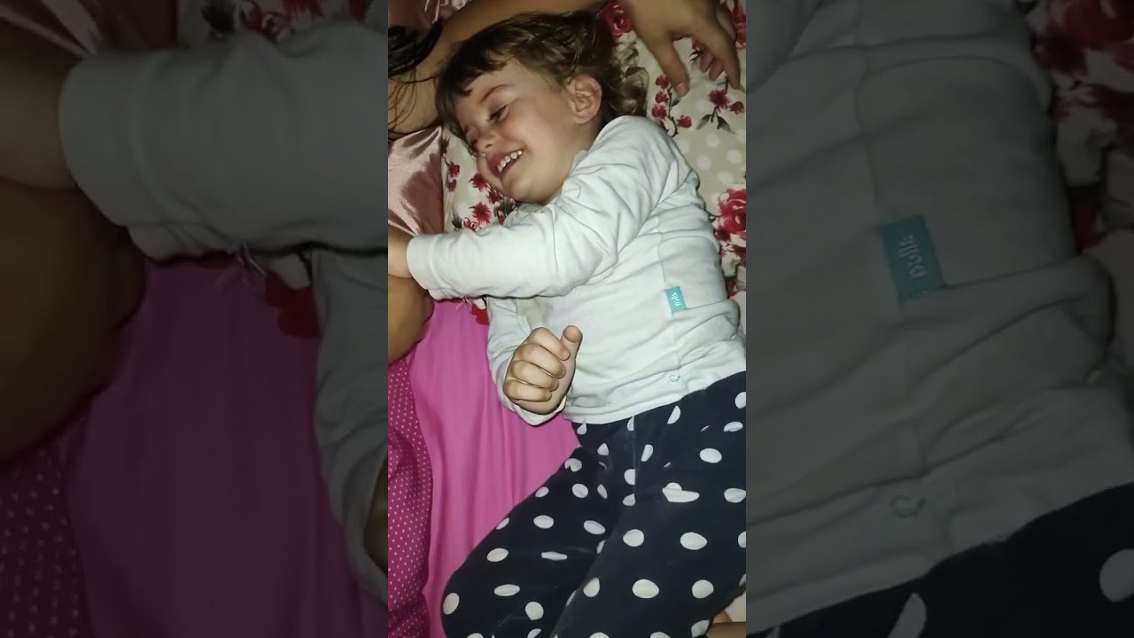 BEBÊ DE 2 ANOS E 8 MESES MAMANDO NO PEITO #amamentação