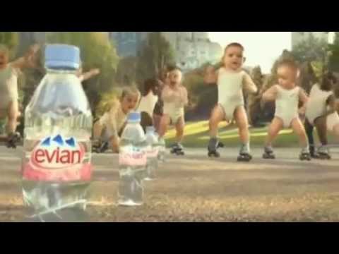 bebe igraju GANGNAM STYLE (psy-ove bebe evian)