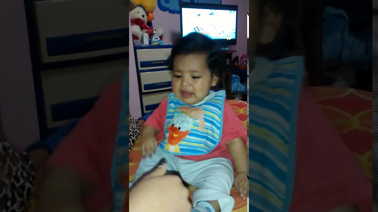 Bebe llora por celular