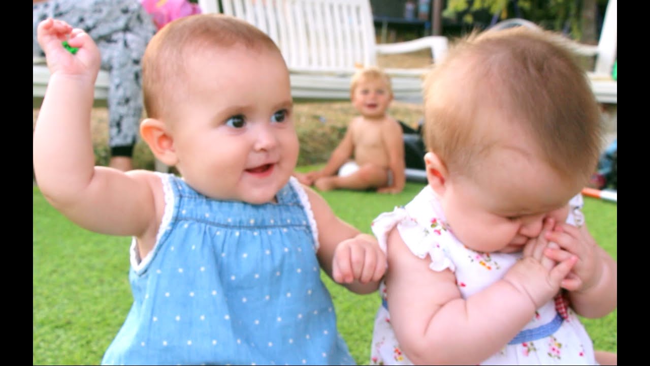 Bebés gemelas - LA PELEA MÁS TRISTE (O ADORABLE) Mellizas Eider, Anne + Globo