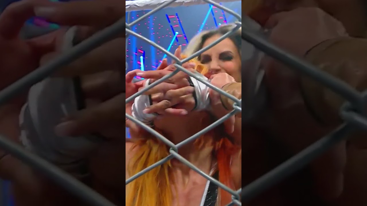 😬Becky Lynch Mouth Wide Open for Dentis Trish Stratus