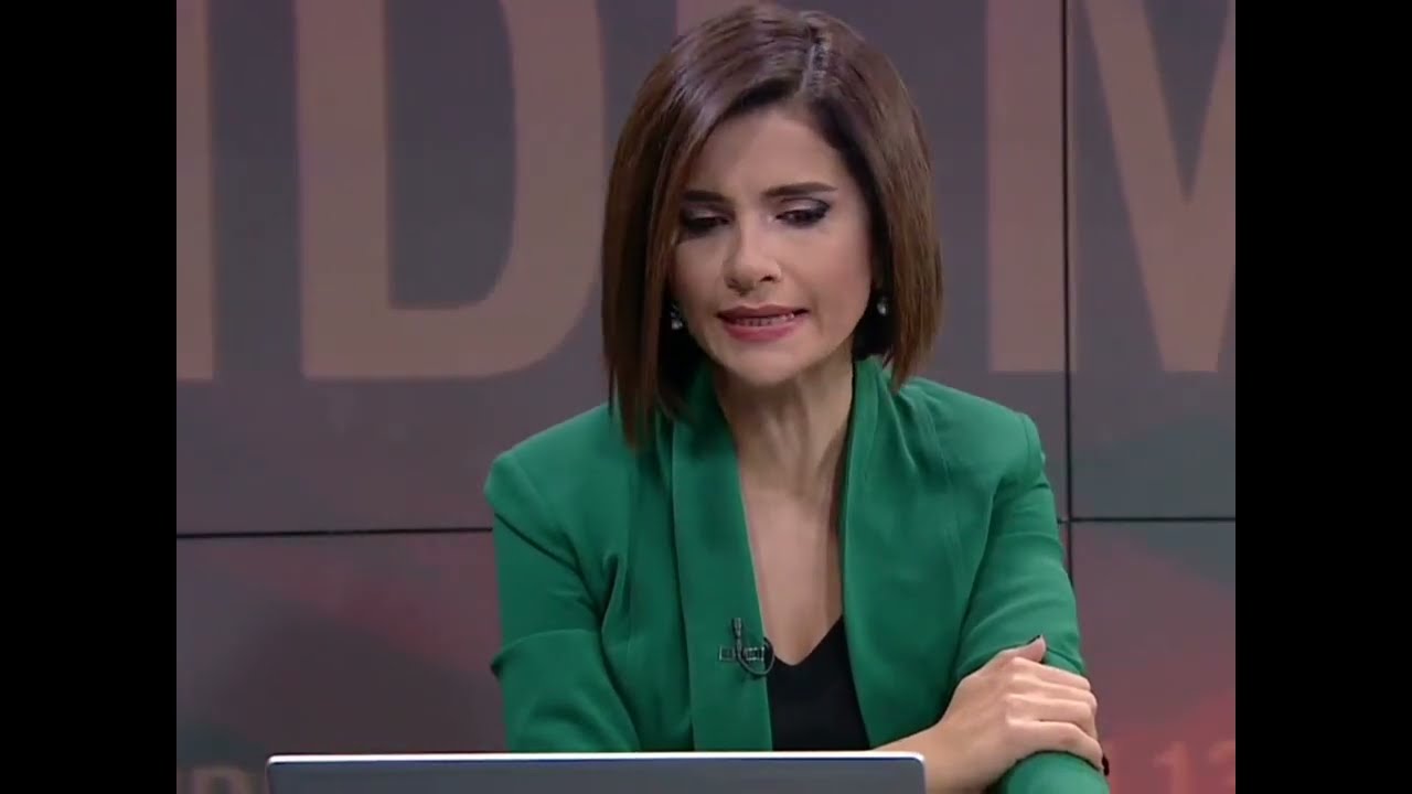 Beğenlen spiker Semiha Şahin siyah incelerle