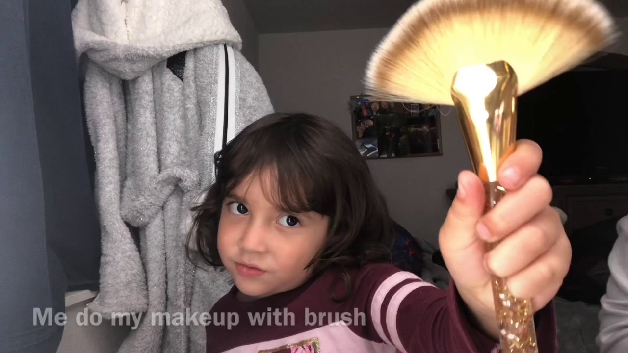 BELLA BUG DOES HER OWN MAKEUP! *first video*